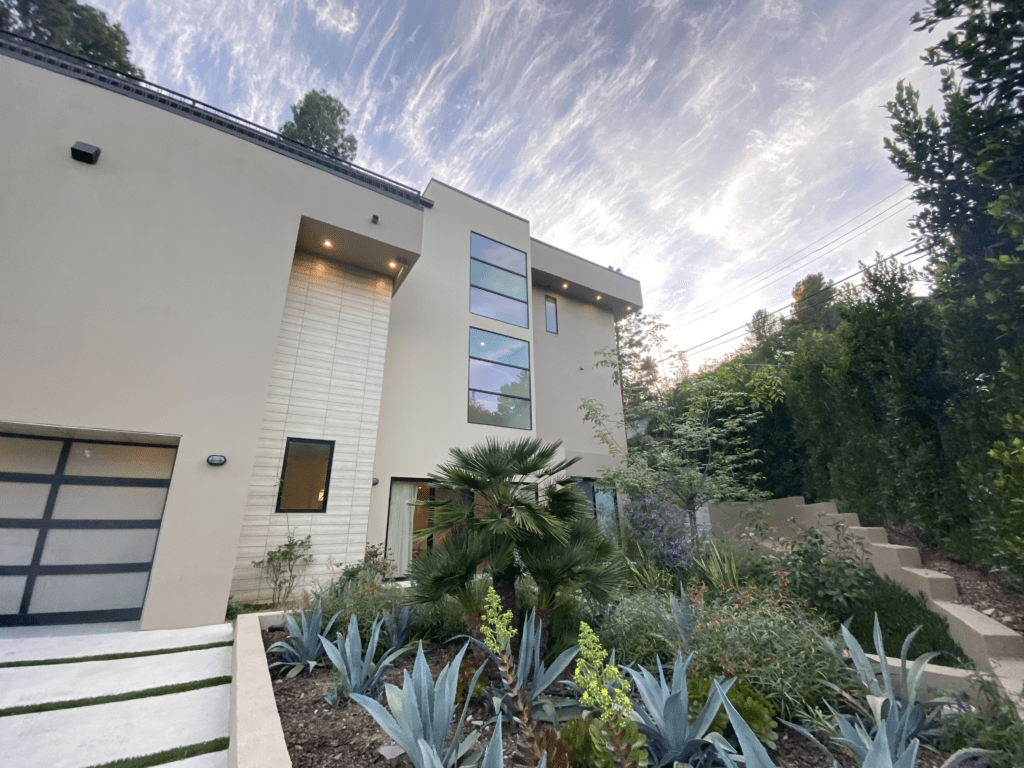 Lightfully Brentwood RTC - Lightfully Behavioral Health - Mental Health & Anxiety Disorder Treatment in Los Angeles