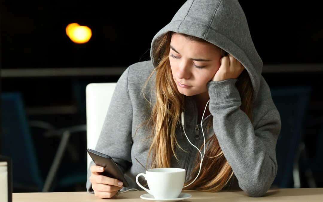 7 Signs of Social Media Addiction You Should Look Out For